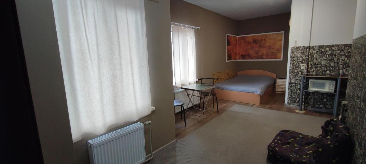 Bambukovyi Gai Apartment Kyiv Exterior photo