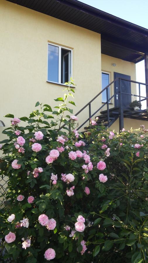 Bambukovyi Gai Apartment Kyiv Exterior photo